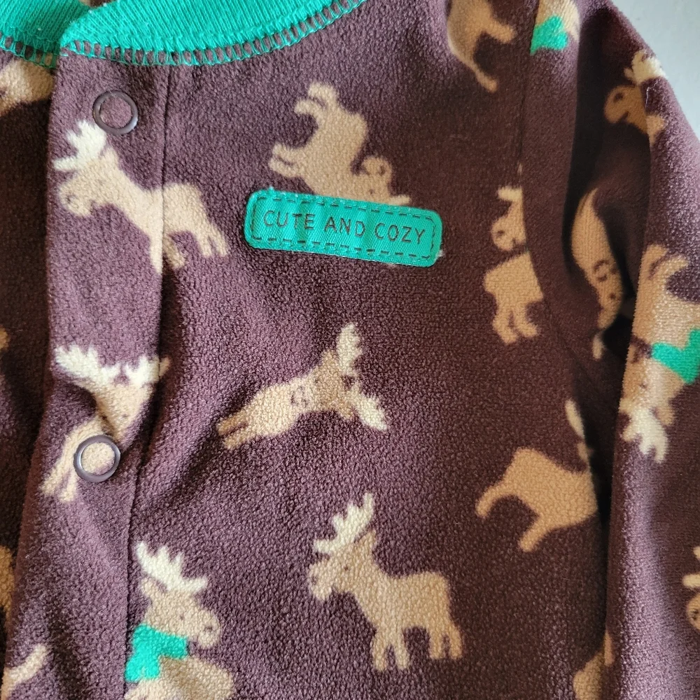 Infant boy's Animal Themed Footie pajamas bundle 6-9 months